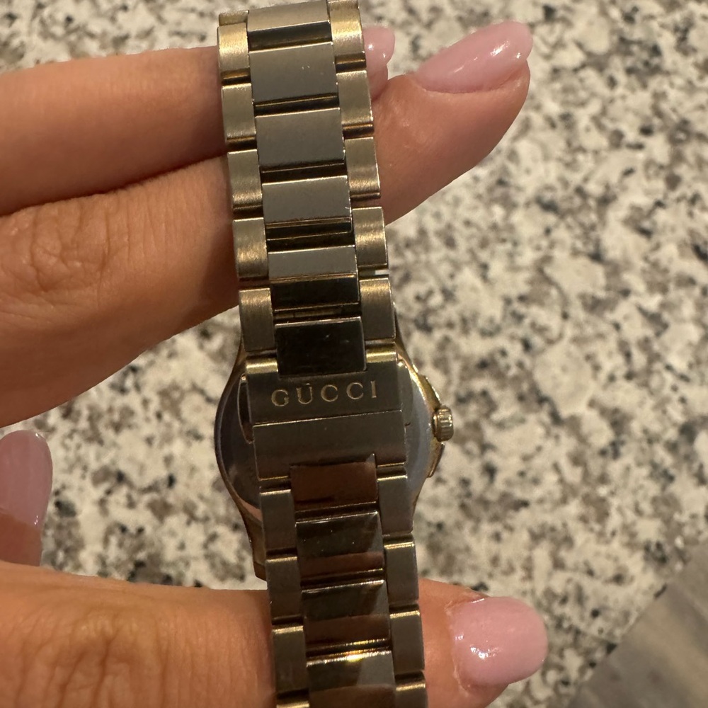 Gucci Gold-Tone Textured Dial Watch - Picture 5 of 6